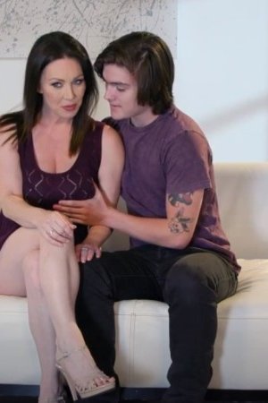 Nonton Film Bareng Mama Mertua , Nafsu Liat Dada - Poster